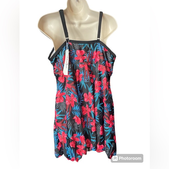 🎉HP🎉NWT Rose Gal 2 Piece Red Floral Tankini and Swim Bottoms - Picture 3 of 13